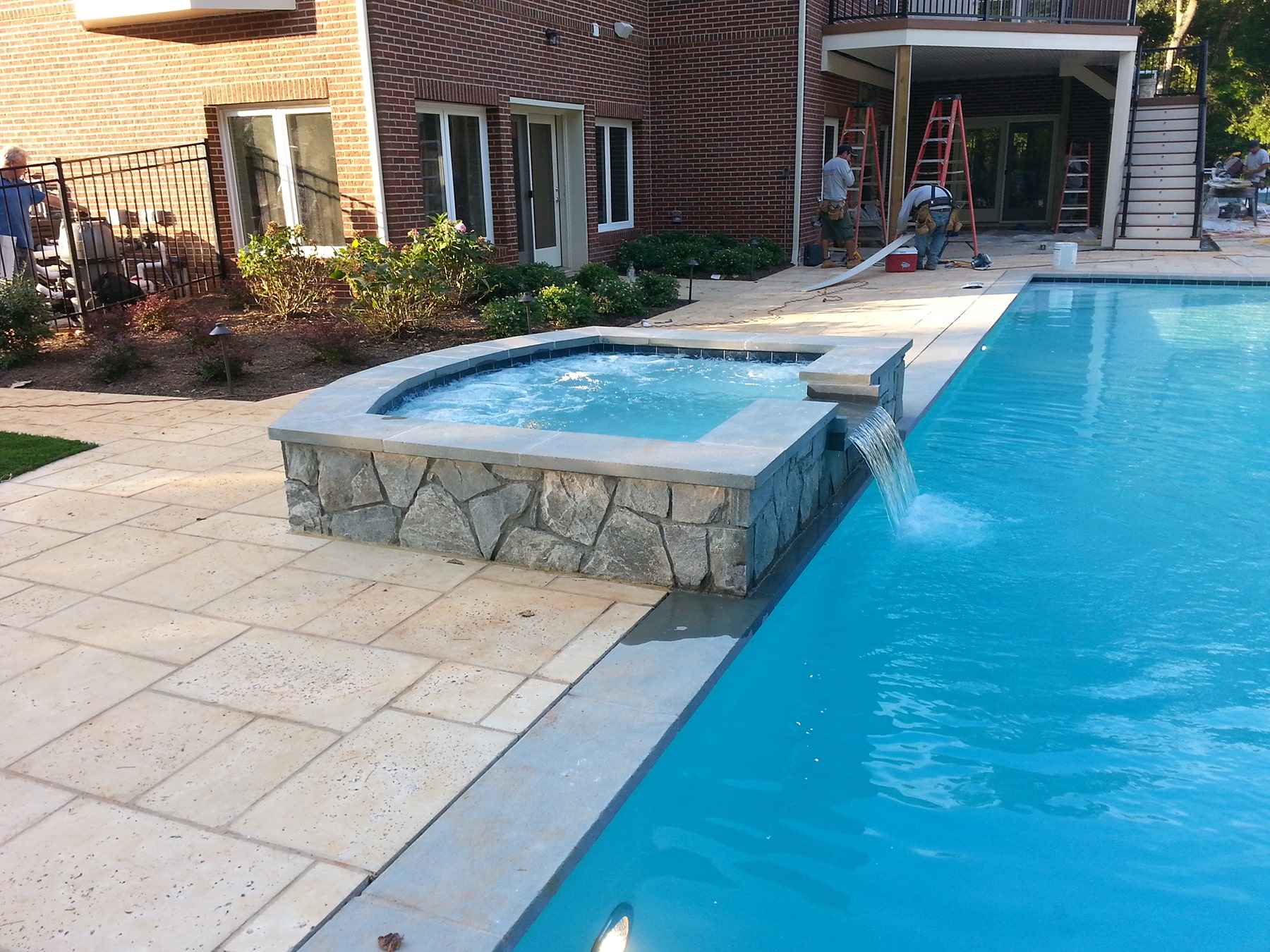 Custom inground pool with spa in maryland